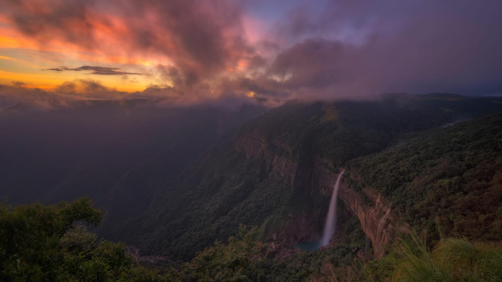 Nokhalikai Waterfalls - Meghalaya Travel